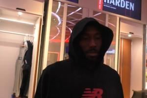 中投压哨绝杀!小卡用中文“湿球”自信强调:它包进的!